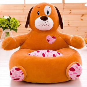 Puff de sofá marrón y rosa con forma de animal y motivo de perro en un pasillo