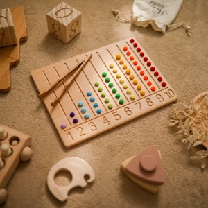 Juguetes educativos de madera de correspondencia digital para niños con piezas de colores, bolsa blanca y accesorios