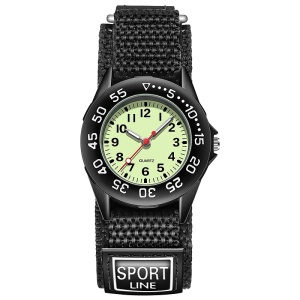 Reloj de cuarzo con correa deportiva en negro
