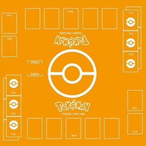 Alfombrilla del juego de cartas naranja Pokemon