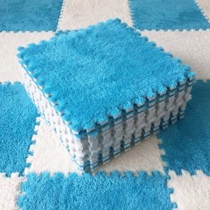 Alfombrilla de puzzle de espuma azul lisa