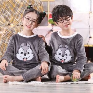 Pijama de forro polar para niños con motivo de conejo en gris y blanco en la parte delantera