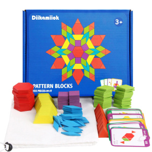 Puzzle Montessori de madera para niños 155 piezas de colores con fondo blanco