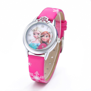 Reloj Snow Queen con correa de color rosa presentado sobre fondo blanco